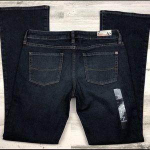 NWT Bullhead bootcut jeans (7short)